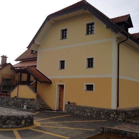 Hisa Nasprot Sonca Hotel Črnomelj Buitenkant foto