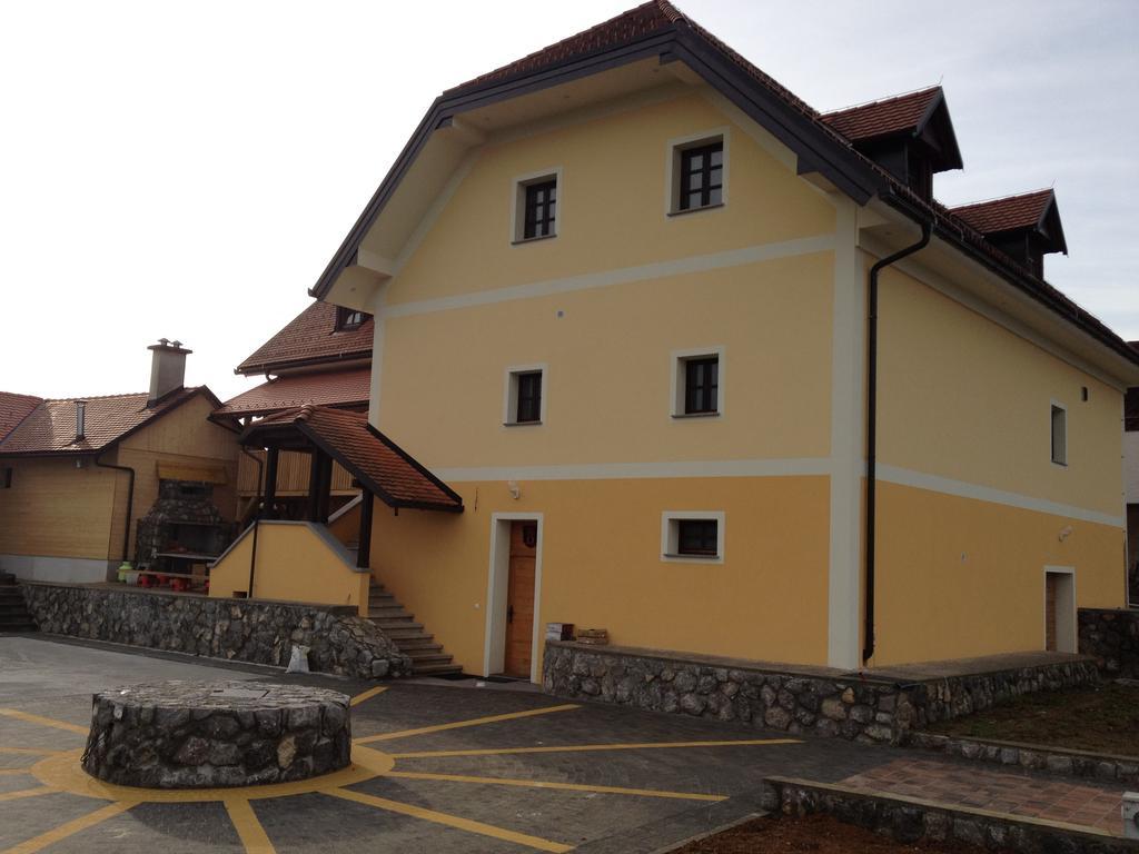 Hisa Nasprot Sonca Hotel Črnomelj Buitenkant foto
